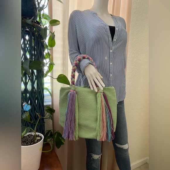 Cute Pastel Green Handwoven Tote Bag - Kawaii-Inspired Flirty Summer Bag - Picture 4 of 6